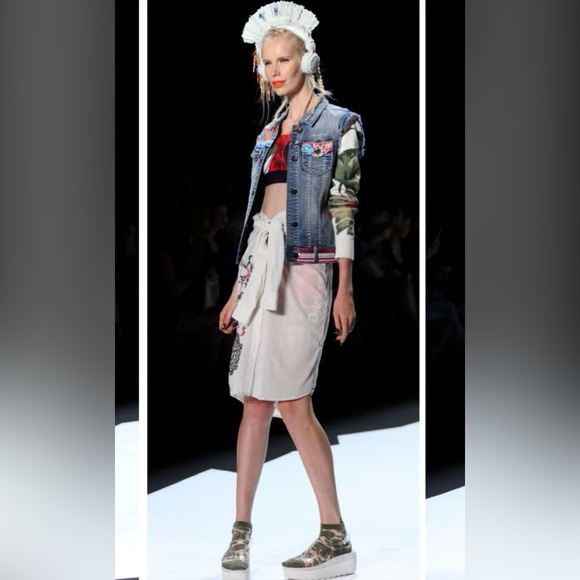 Desigual embellished embroidered patched jean jacket rare 2016 runway piece Sm - Picture 14 of 14